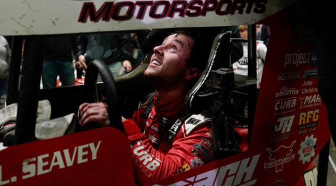 Logan Seavey holds off Tanner Thorson for first Chili Bowl win