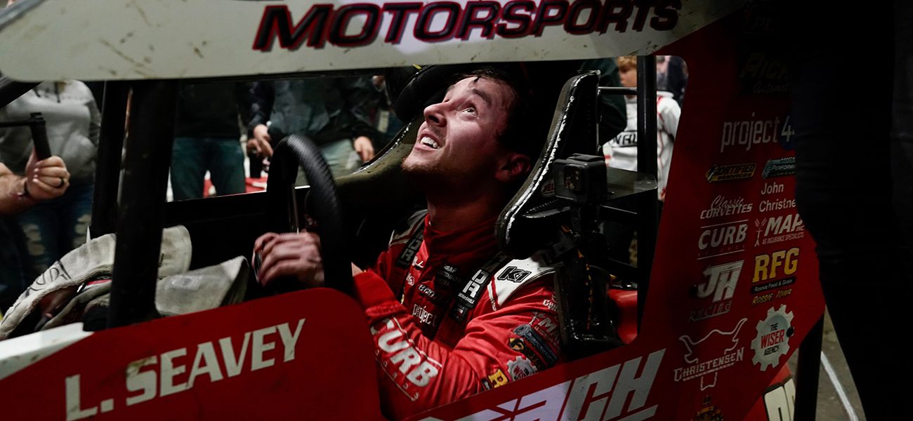 Logan Seavey holds off Tanner Thorson for first Chili Bowl win