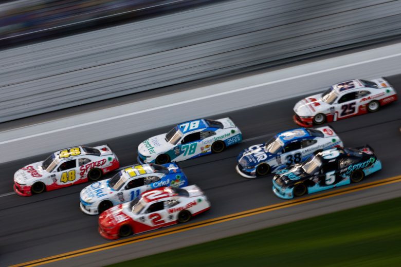 Kligerman leads a pack at Daytona