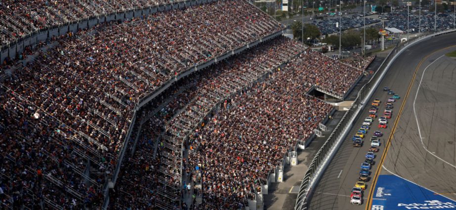 Cup cars race at daytona