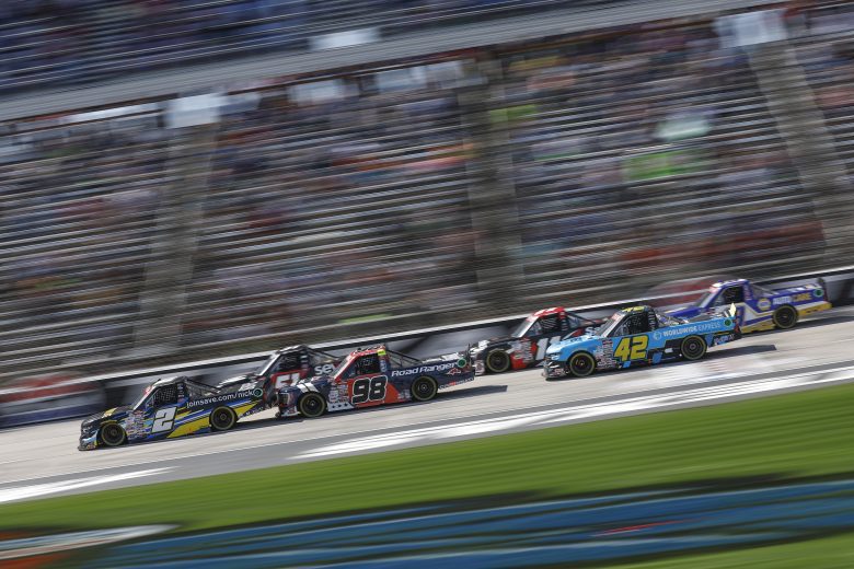 Nick Sanchez leads the field to the the green flag