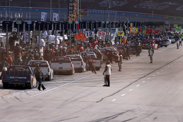 Truck teams pit at Texas