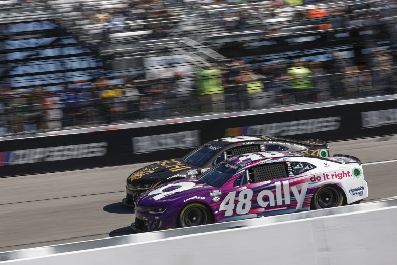 Alex Bowman and Kyle Busch race at Richmond