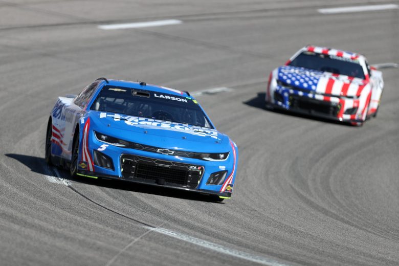 Larson paces Chastain at Richmond