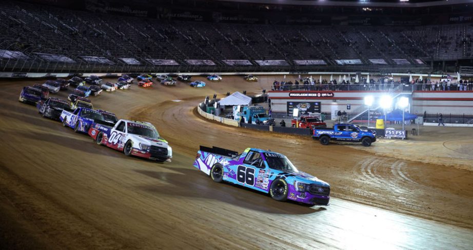 Logano drives on Bristol Dirt