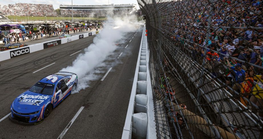 Kyle Larson drives at Martinsville
