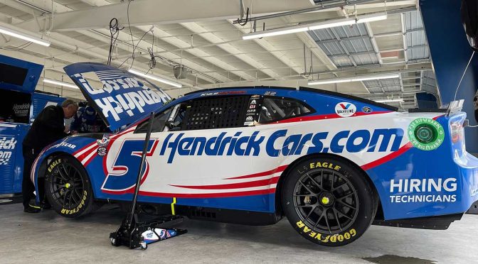 Featured image for Kyle Larson’s day done in by damage as Chastain-Poole contact sparks Dover crash