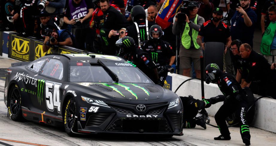 Ty Gibbs makes a pit stop