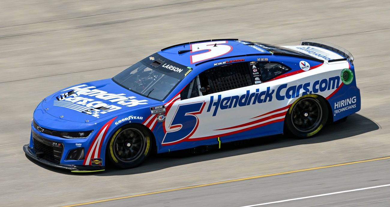 Kyle Larson drives at Nashville