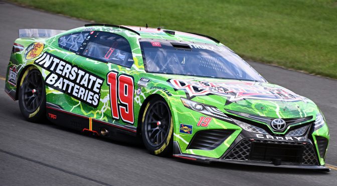 Featured image for Advance to Victory Lane: Projections show Martin Truex Jr. a threat to repeat