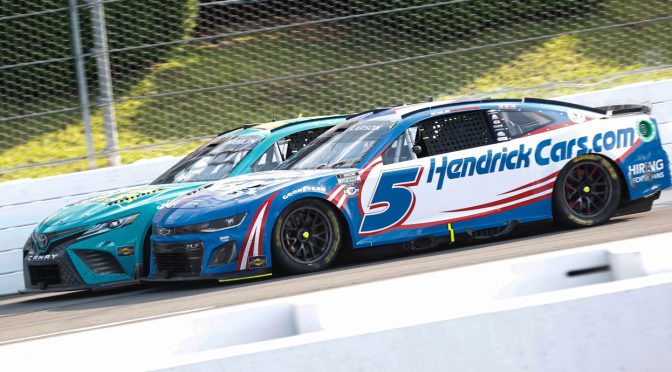 Featured Image for Kyle Larson gets short end of late-race contact with Hamlin at Pocono