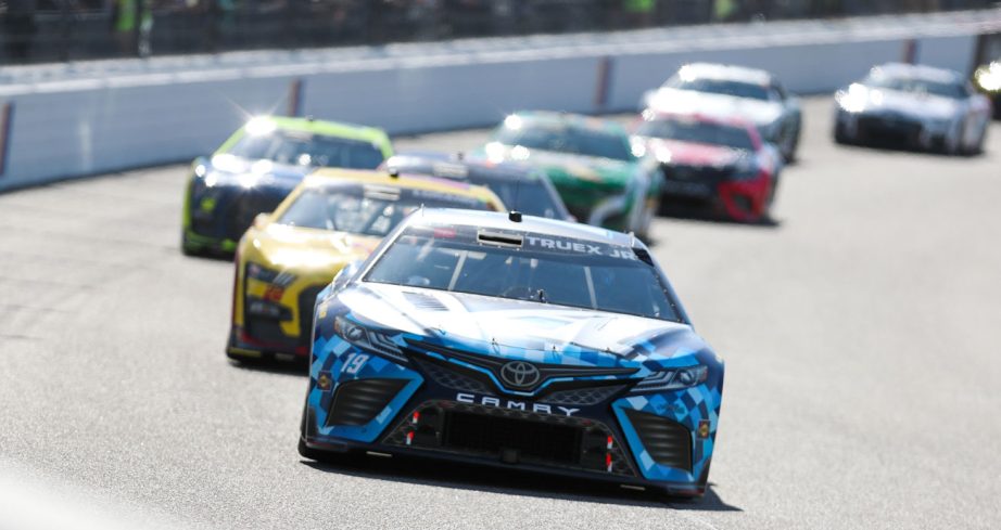 Martin Truex Jr. leads at Richmond
