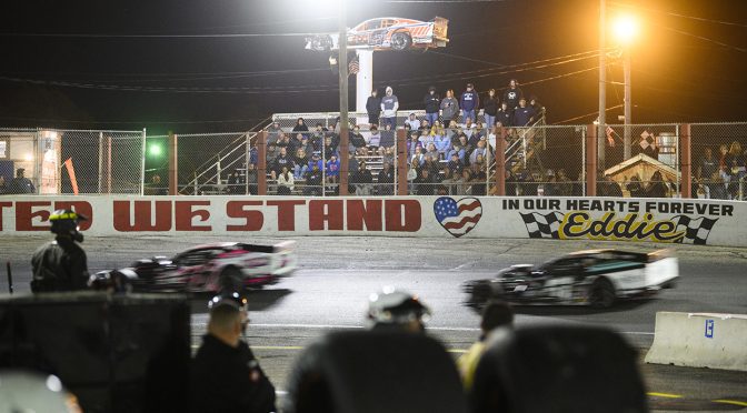 Featured image for PIT BOX: Whelen Modified Tour championship battle heating up as series returns to Riverhead