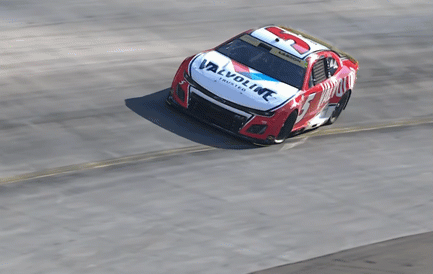 Kyle Larson slides in qualifying