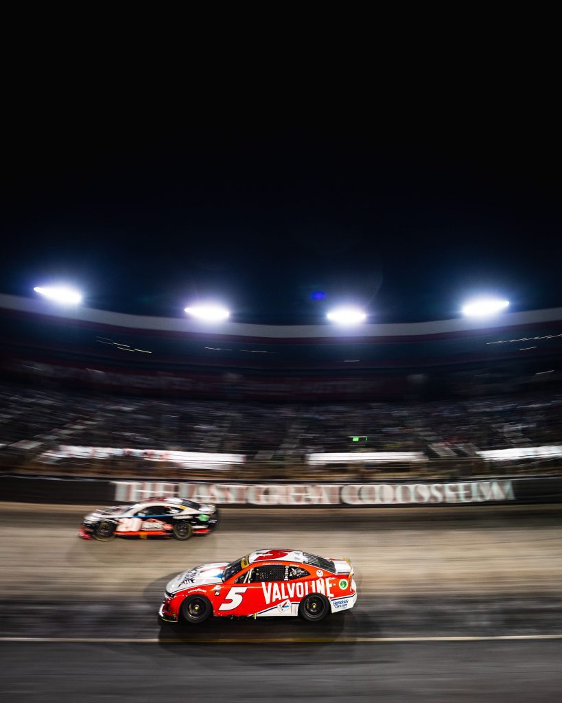Christopher Bell leads Kyle Larson at Bristol