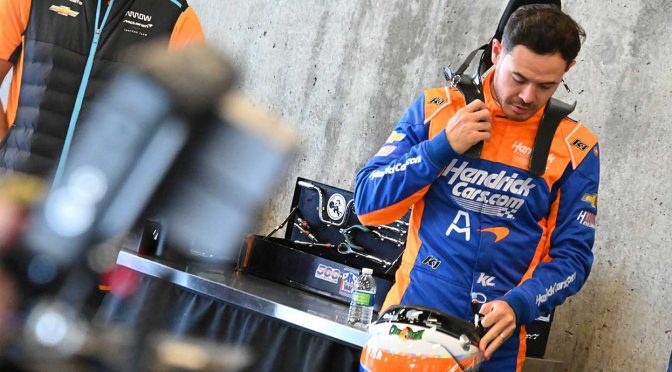 Featured image for Kyle Larson passes Rookie Orientation Program test for 2024 Indy 500 bid