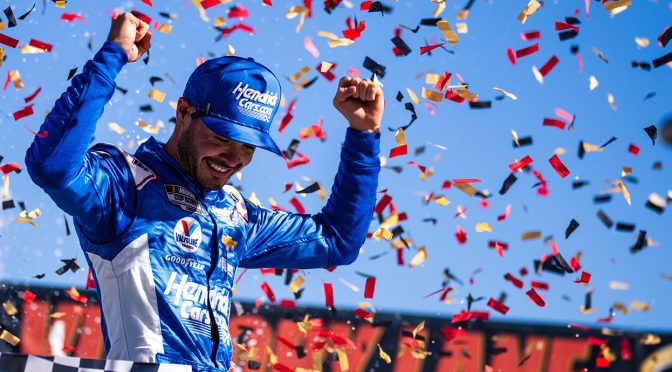 Kyle Larson wins at Las Vegas, clinches Championship 4 berth