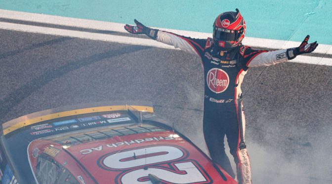 Featured image for Christopher Bell holds on for Homestead win, clinches return to Championship 4