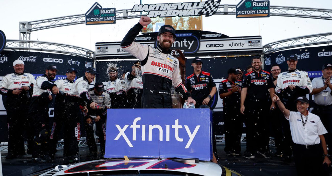 Blaney celebrates in Victory Lane