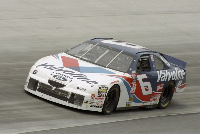 Mark Martin drives his No. 6 race car at Dover International Speedway