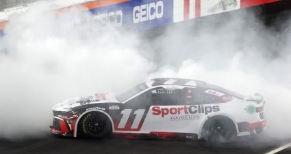 Denny Hamlin snags lead late, wins Busch Light Clash at Coliseum