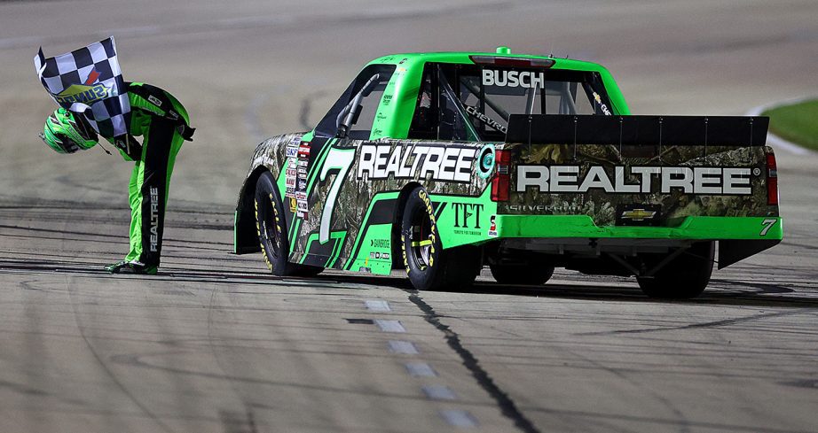 Kyle Busch takes a bow