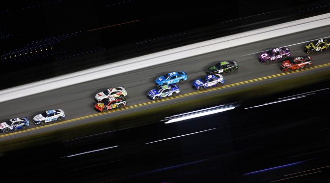 Featured image for Daytona 500 bettors beware: Superspeedway randomness puts favorites at risk
