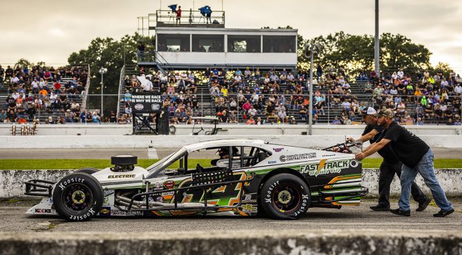 Featured image for PIT BOX: Whelen Modified Tour ready to break the ice at Thompson Speedway Motorsports Park