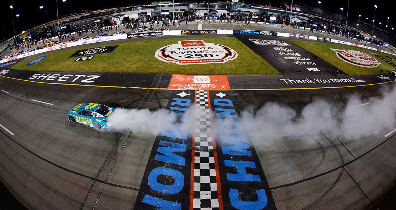 denny hamlin does a burnout at richmond