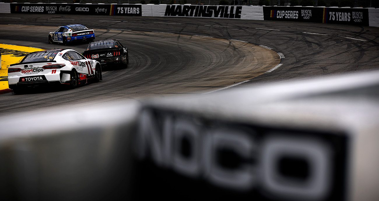cars race at martinsville
