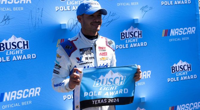 Kyle Larson storms to third straight Busch Light Pole Award, wins Texas pole