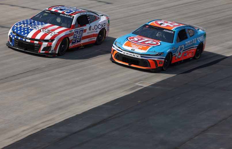 Corey Heim battles with Suárez at Dover