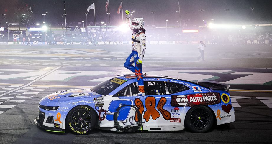 chase elliott wins the cup series race at echopark speedway