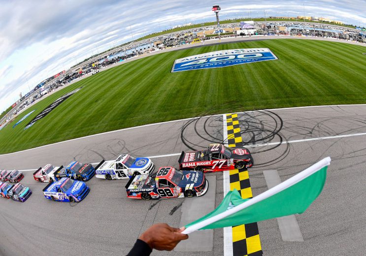 Green flag for truck race at Kansas