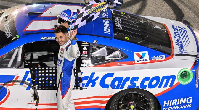 Featured image for Advance to Victory Lane: Kyle Larson to rake in an Iowa win