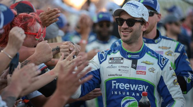 Daniel Suárez to return to Trackhouse Racing for 2025 season