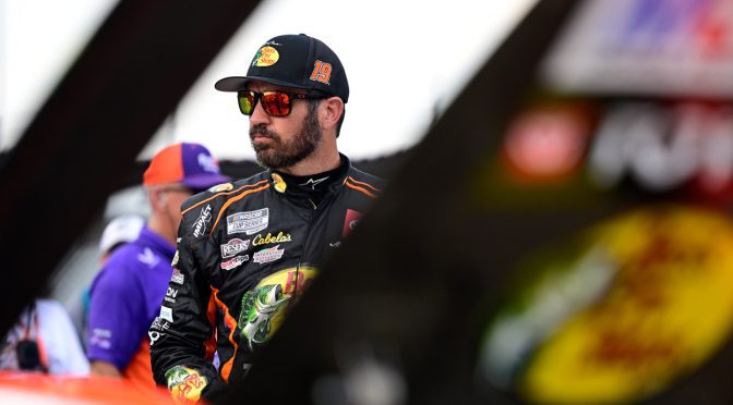 Martin Truex Jr. loses engine early in final stage at Richmond