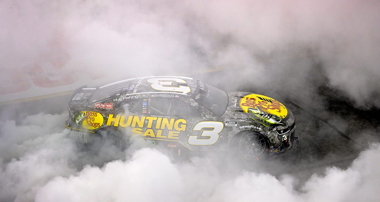 austin dillon does a burnout