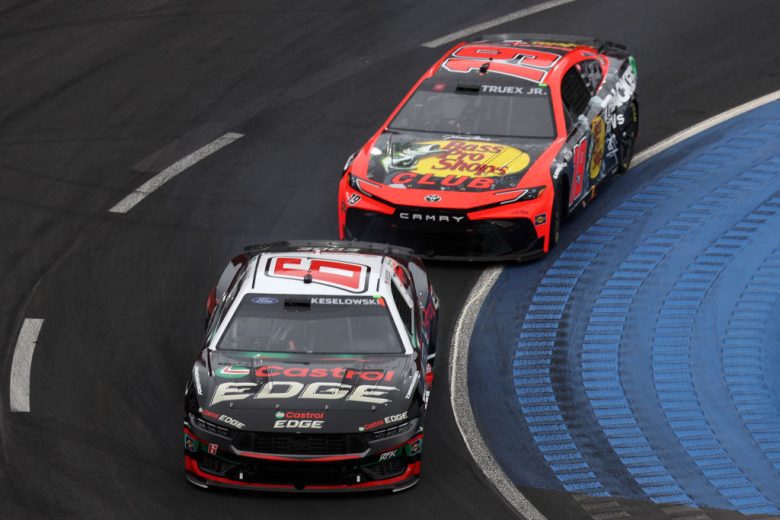 keselowski and truex race