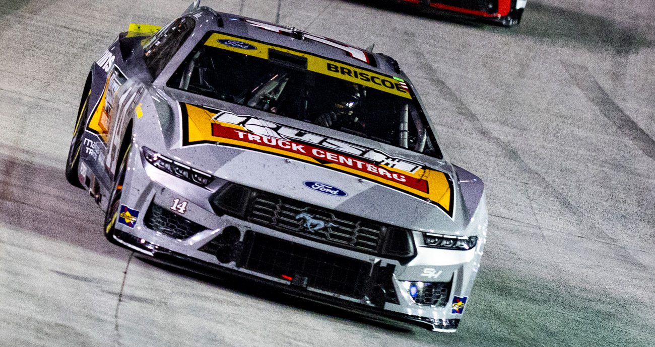 Suárez, Briscoe scrape by at Bristol, advance in playoffs NASCAR