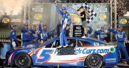 Kyle Larson shines bright under the lights with Bristol win; Round of 12 field set