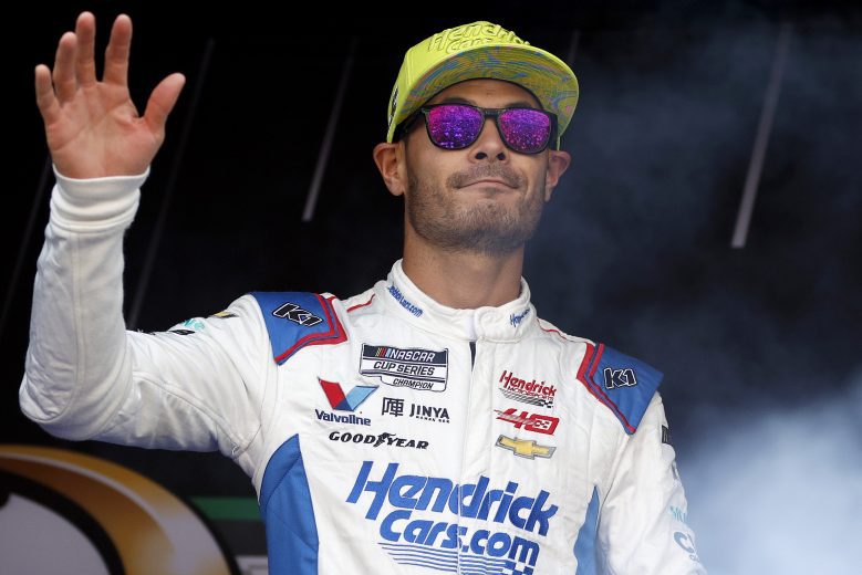 larson waves to fans
