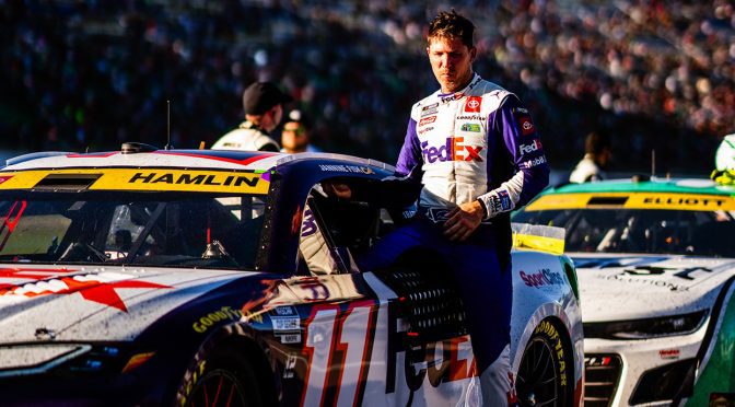 Denny Hamlin recovers for a top 10 at Kansas despite pit road blunders