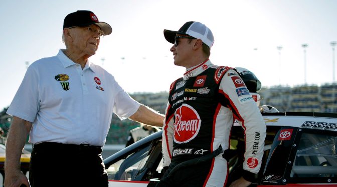 Featured Image for Joe Gibbs Racing to lift dirt-racing restriction for its drivers