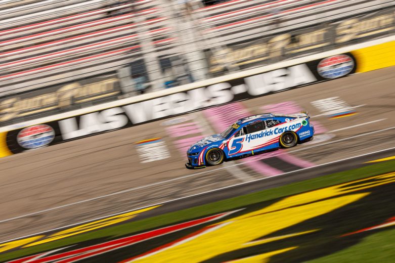 larson drives at vegas