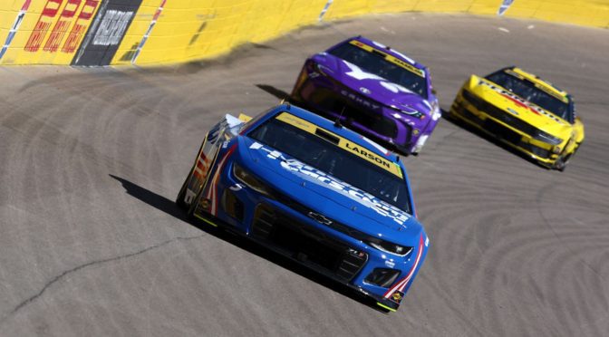 Playoff Pulse: Another gamble from Logano at Vegas secures Champ 4 berth