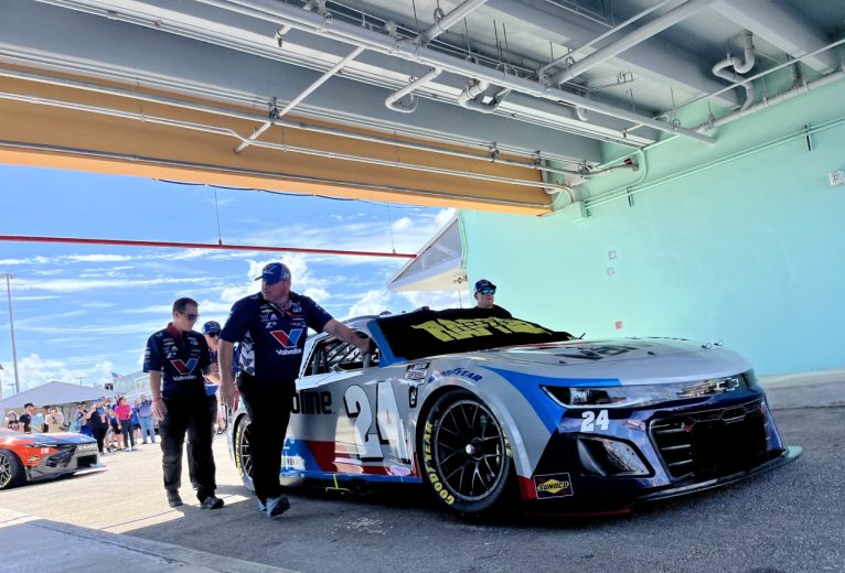 William Byron's No. 24 Chevrolet is pushed to the grid at Homestead-Miami Speedway.