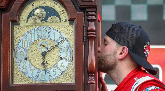Featured Image for Advance to Victory Lane: It’s crunch time at Martinsville Speedway