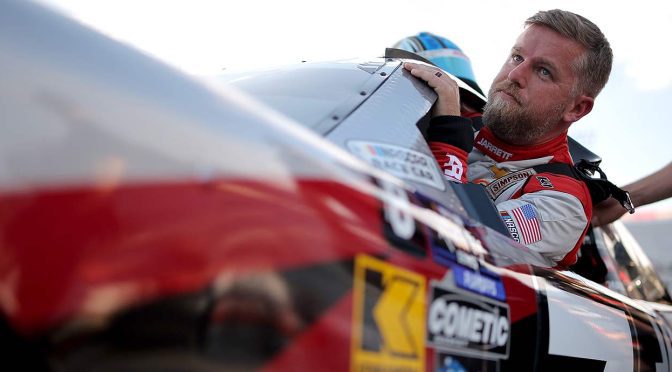 Featured Image for Justin Allgaier circles Phoenix as Xfinity Series title race looms