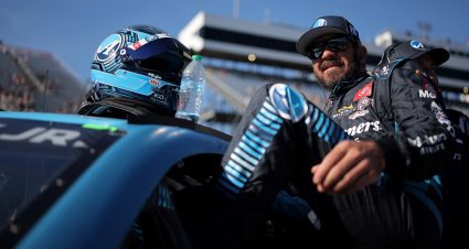 Martin Truex Jr. snags Busch Light Pole at Martinsville
